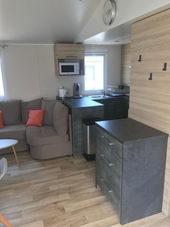 Mobil Home Camping Le Mar Estang Bord De Plage Canet-en-Roussillon Eksteriør billede