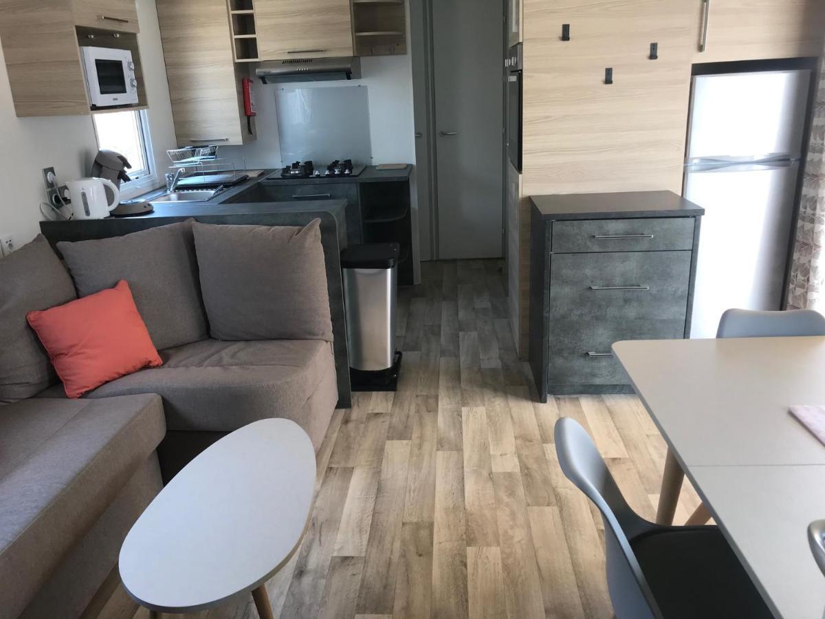 Mobil Home Camping Le Mar Estang Bord De Plage Canet-en-Roussillon Eksteriør billede